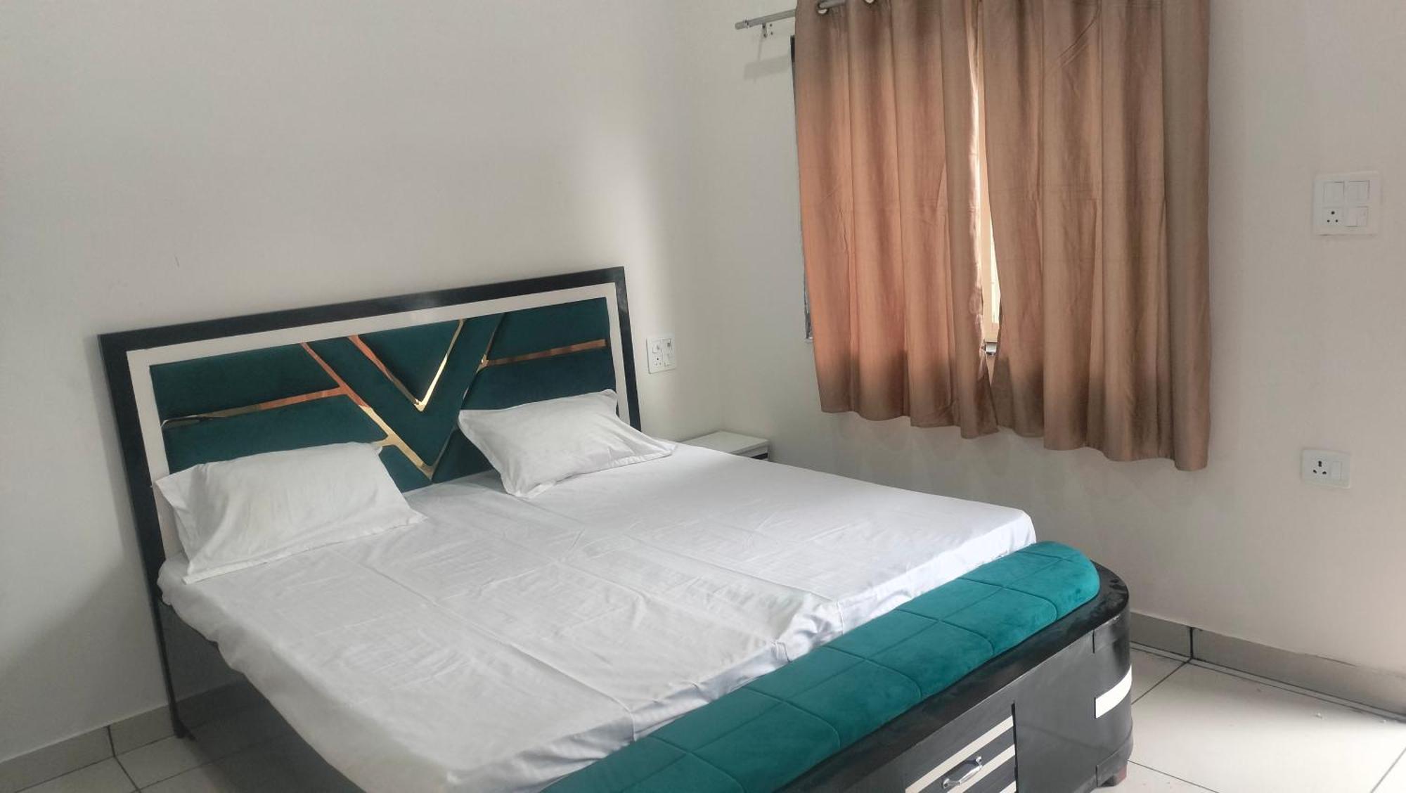 Maa Gayatri Dham Hotel Vrindāvan Екстериор снимка