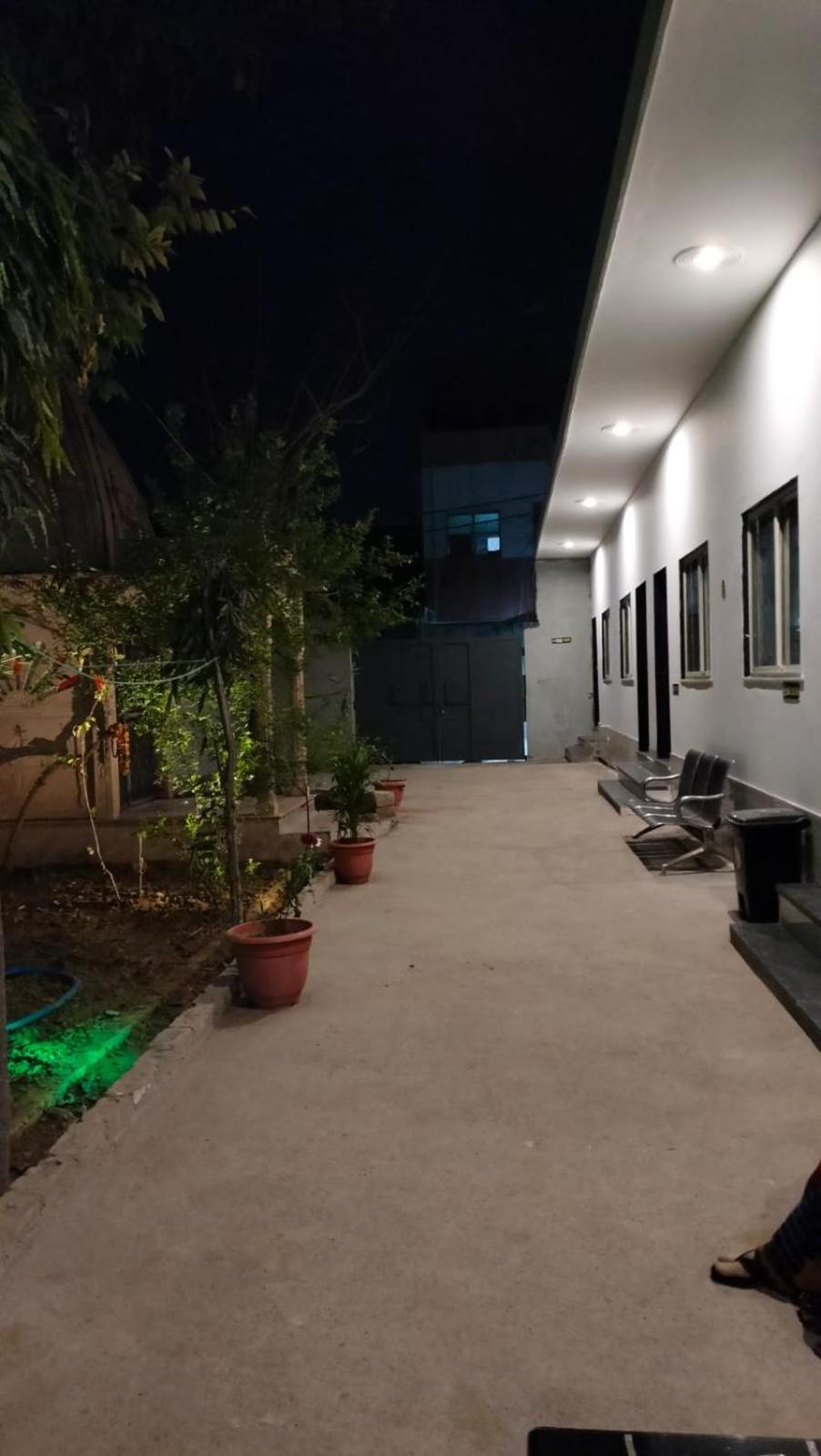 Maa Gayatri Dham Hotel Vrindāvan Екстериор снимка