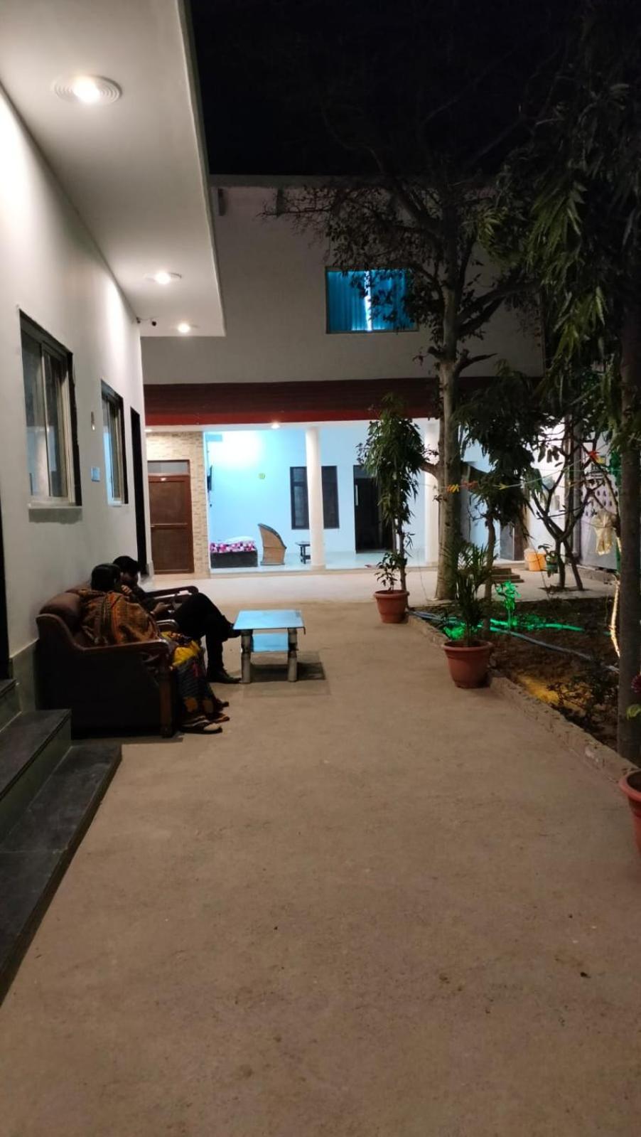Maa Gayatri Dham Hotel Vrindāvan Екстериор снимка